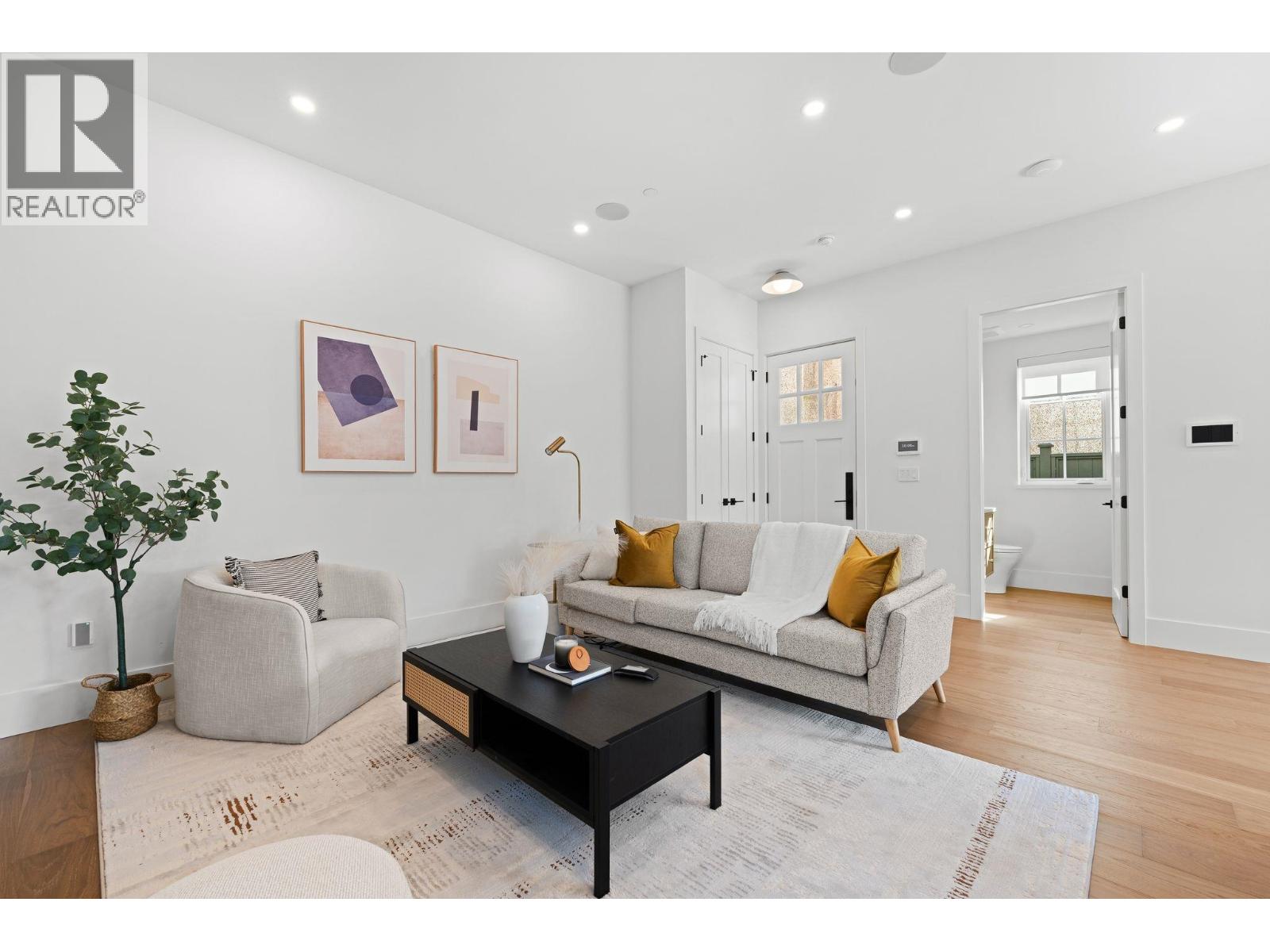 2 2848 W 19TH AVENUE — photo 4