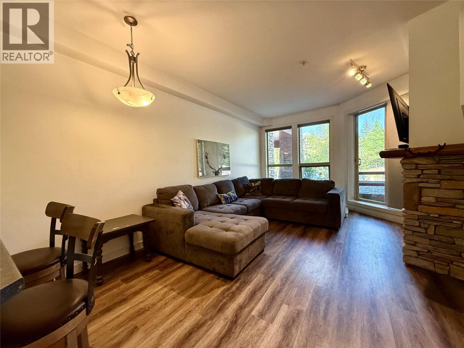 #214 2080 Summit Drive - 7