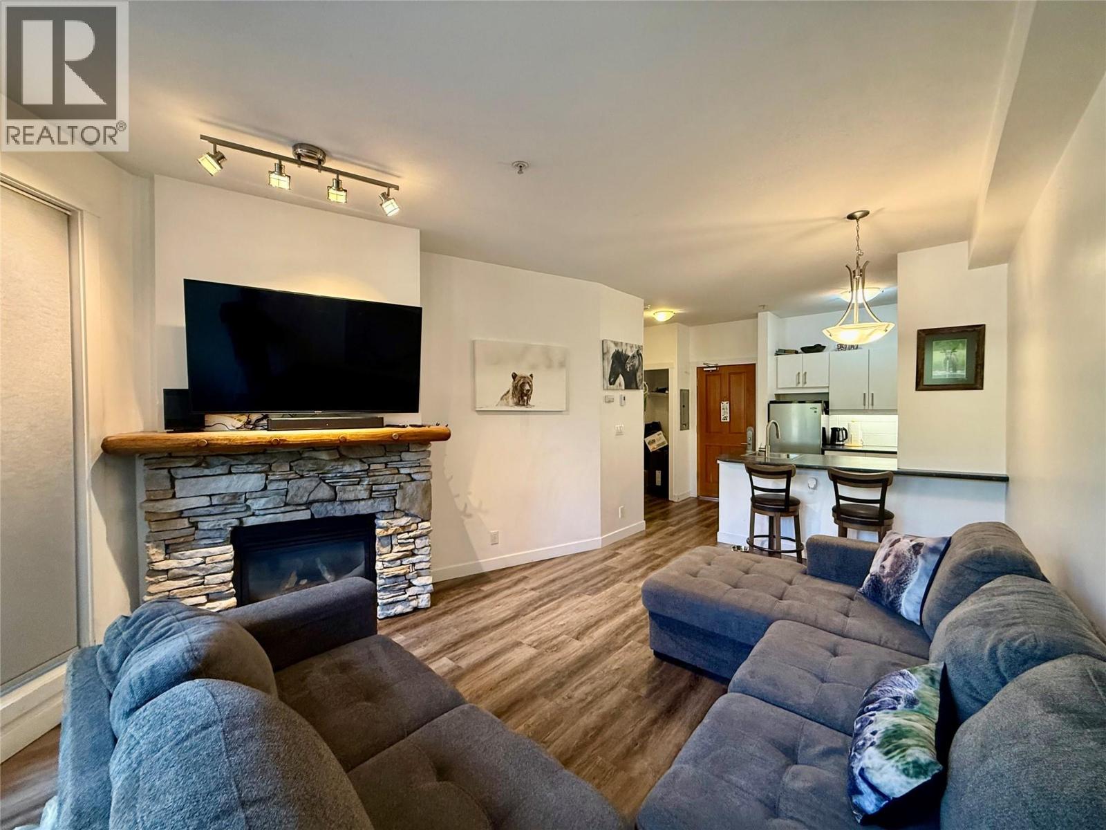 #214 2080 Summit Drive - 9