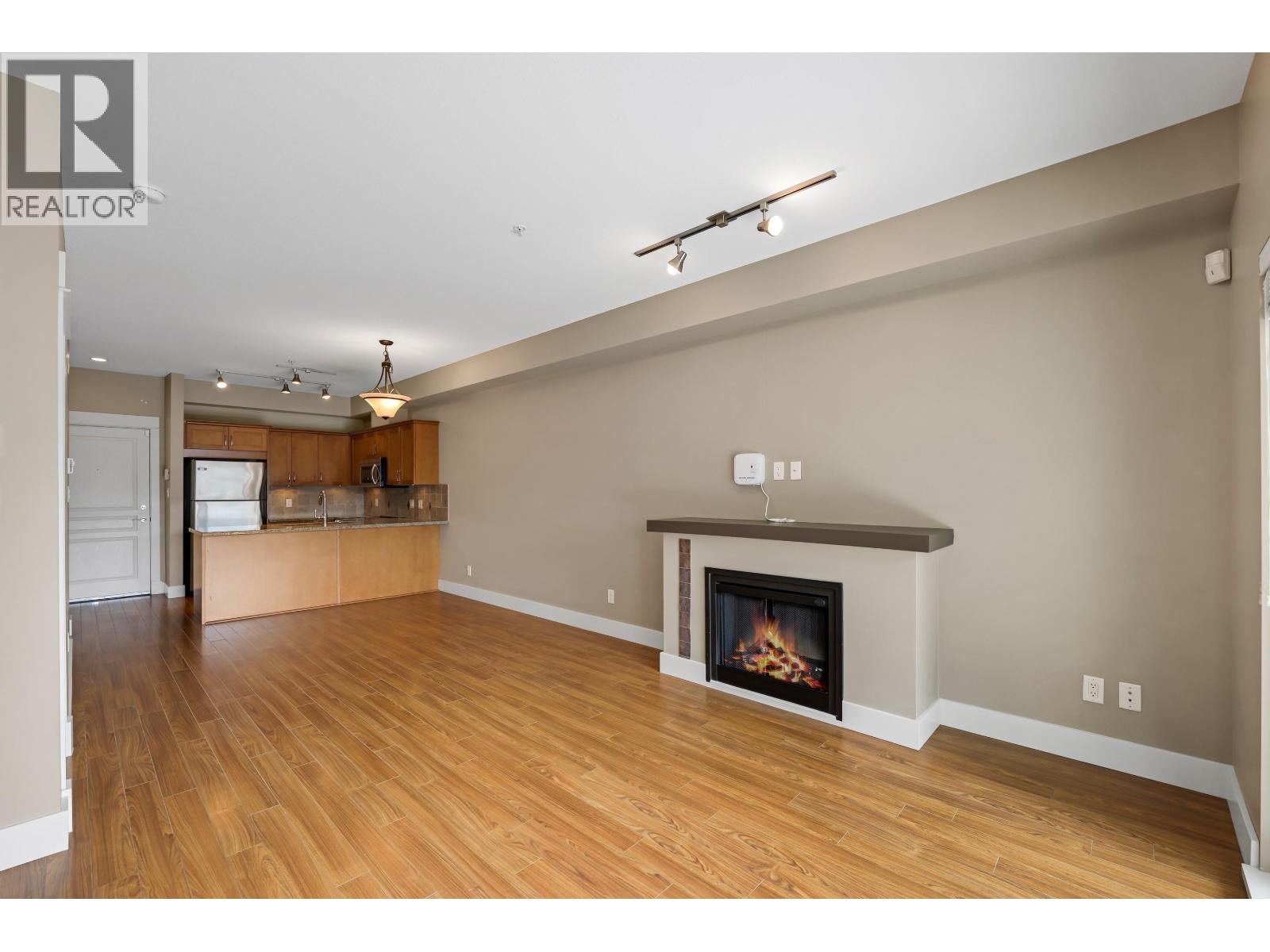 318 1336 MAIN STREET, Squamish