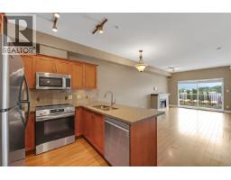 318 1336 Main Street, Squamish, BC V8B0R2 Photo 6