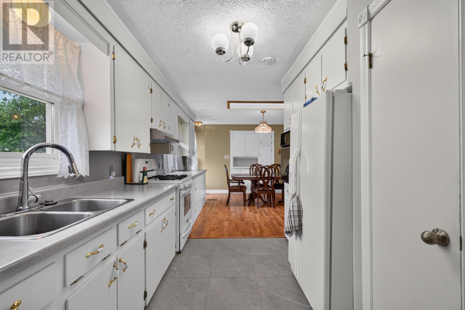 13 Avonlea Drive - 10