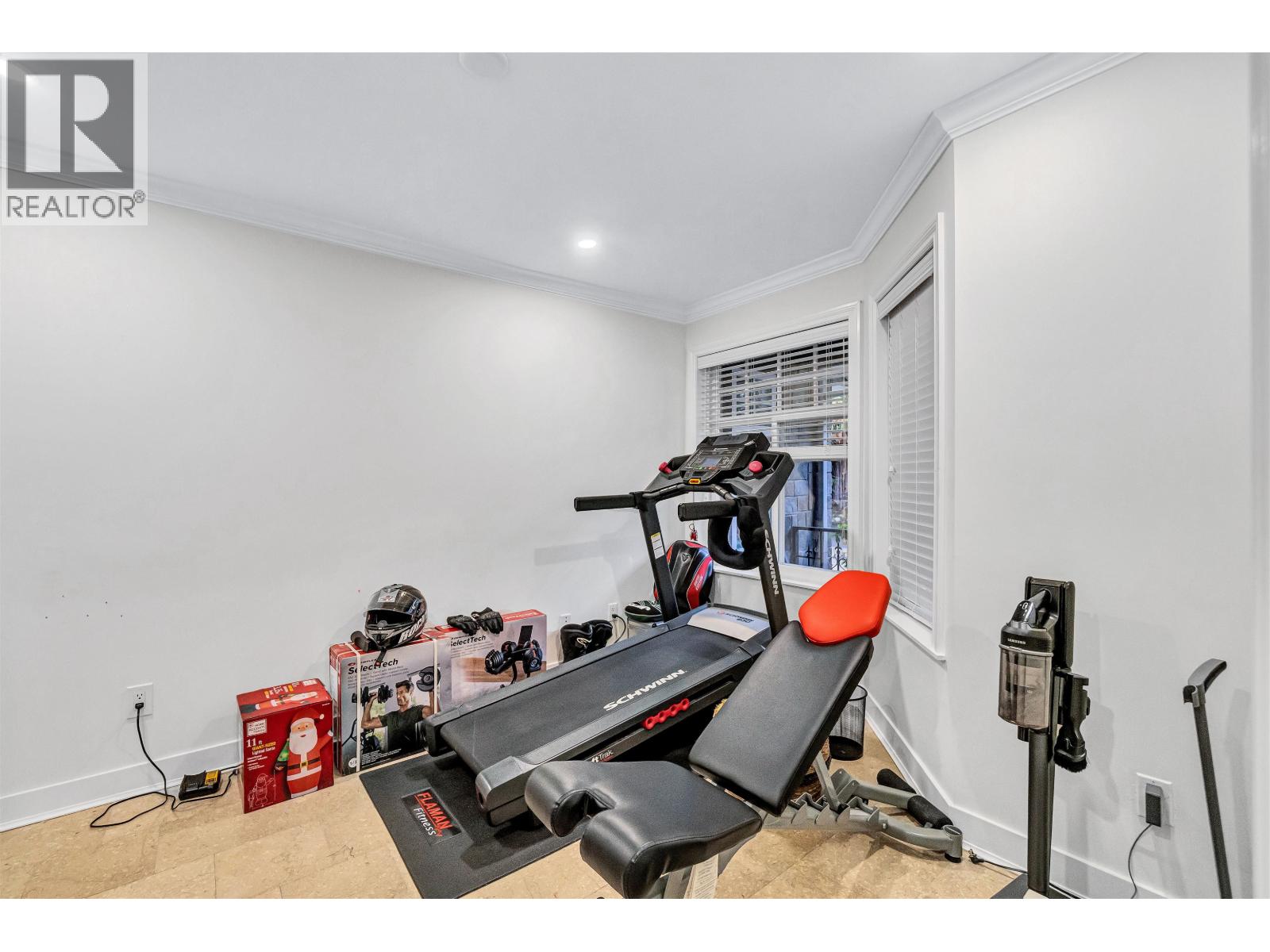 1219 ARBORLYNN DRIVE, North Vancouver
