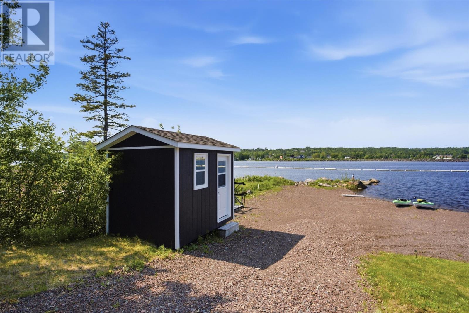 4 Riverbank Road - Image 23