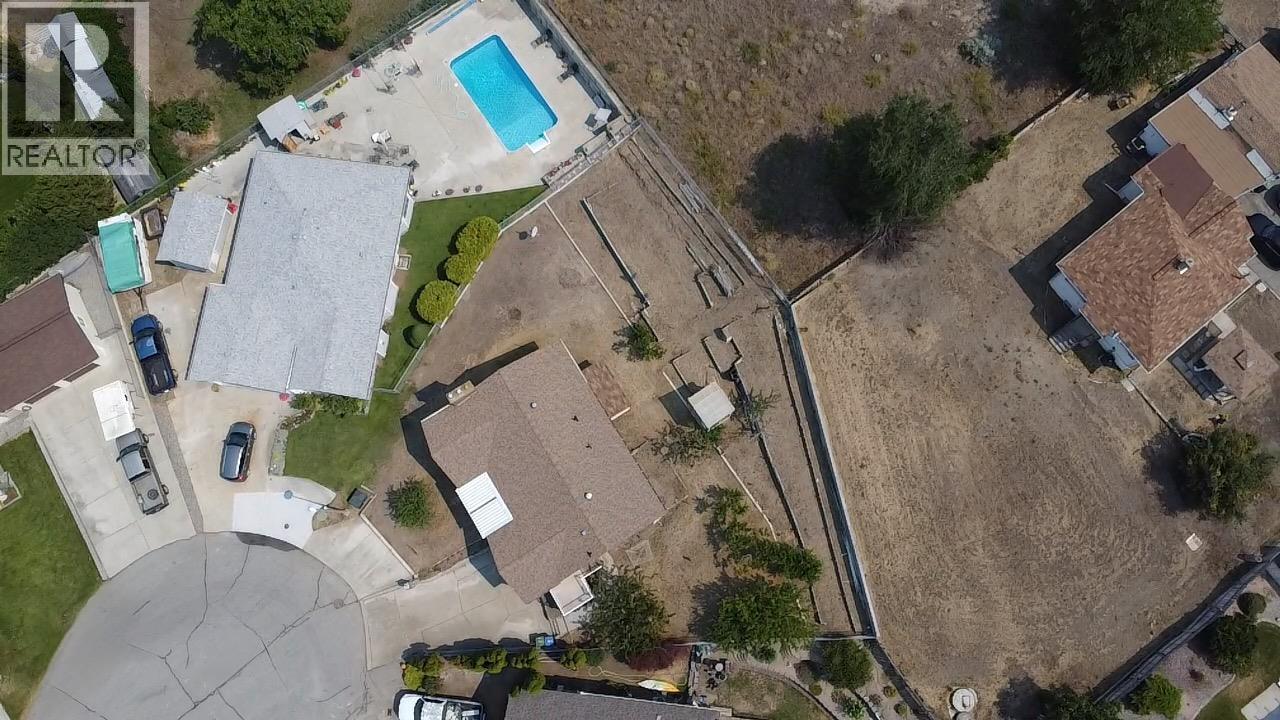 10 Spruce Court - 53