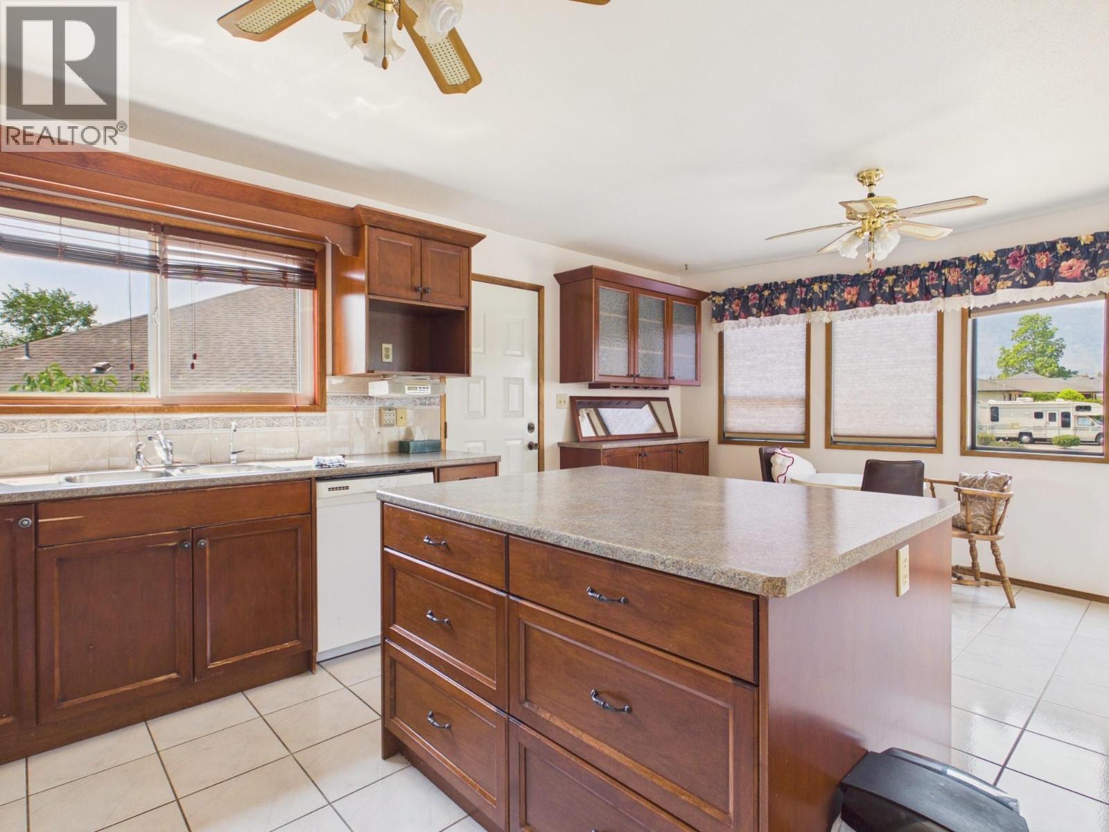 10 Spruce Court - 15
