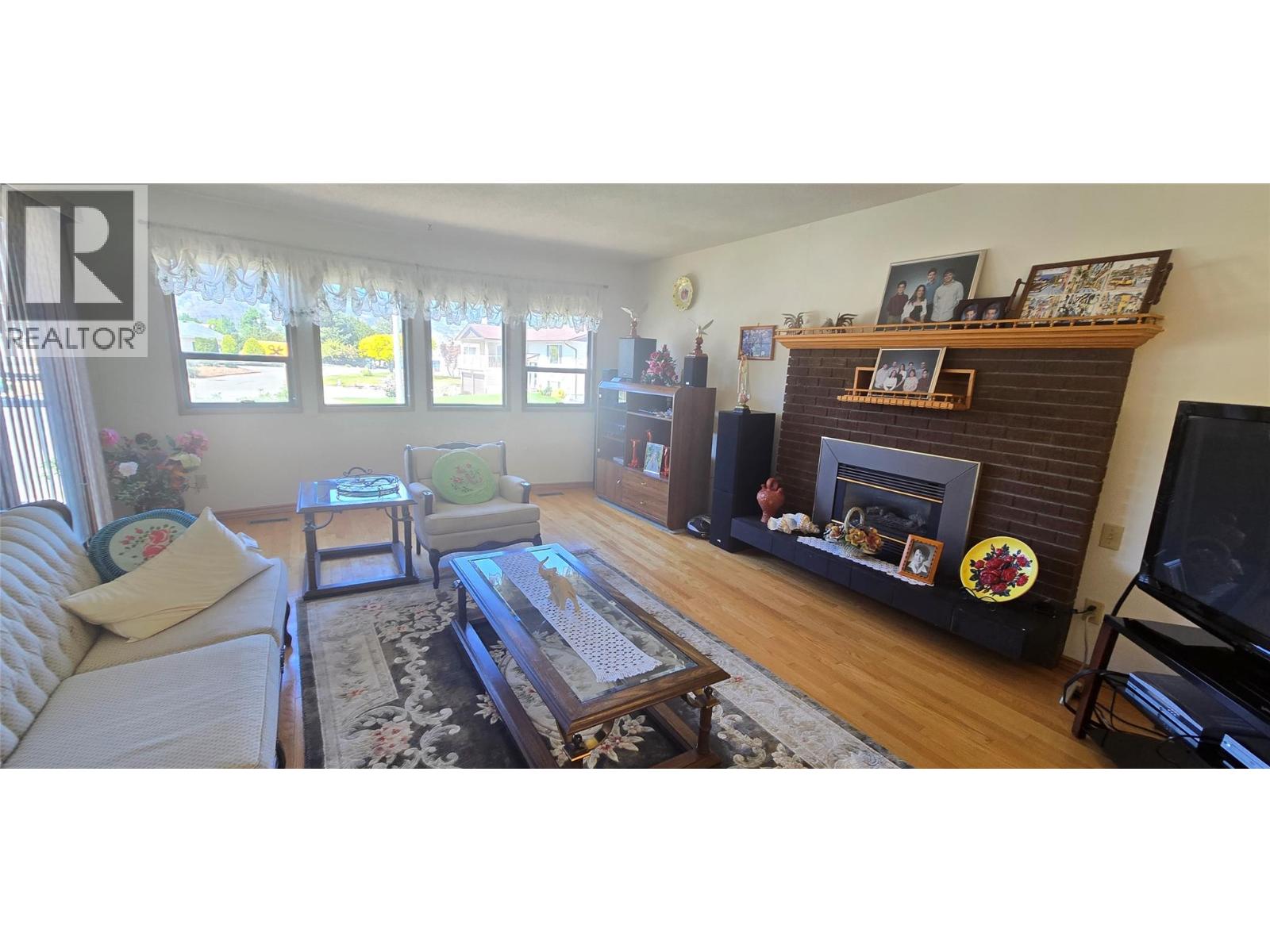 10 Spruce Court - 23