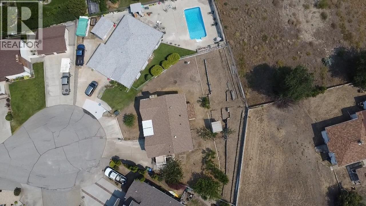 10 Spruce Court - 54