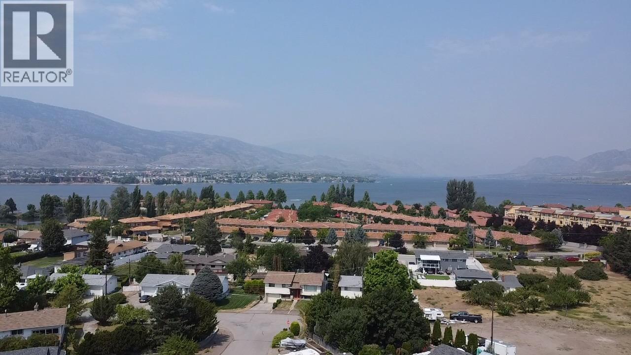 10 Spruce Court - 52