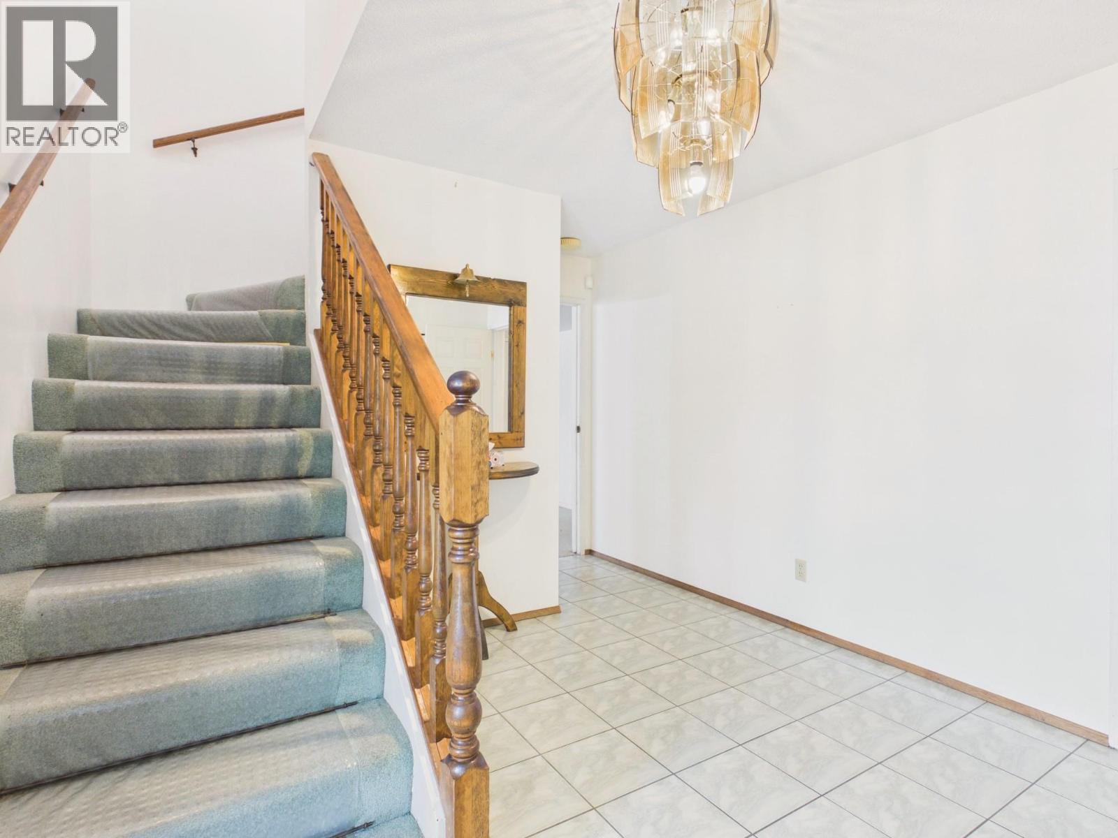 10 Spruce Court - 2