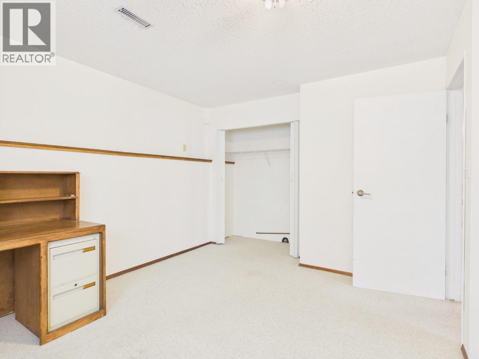 10 Spruce Court - 35