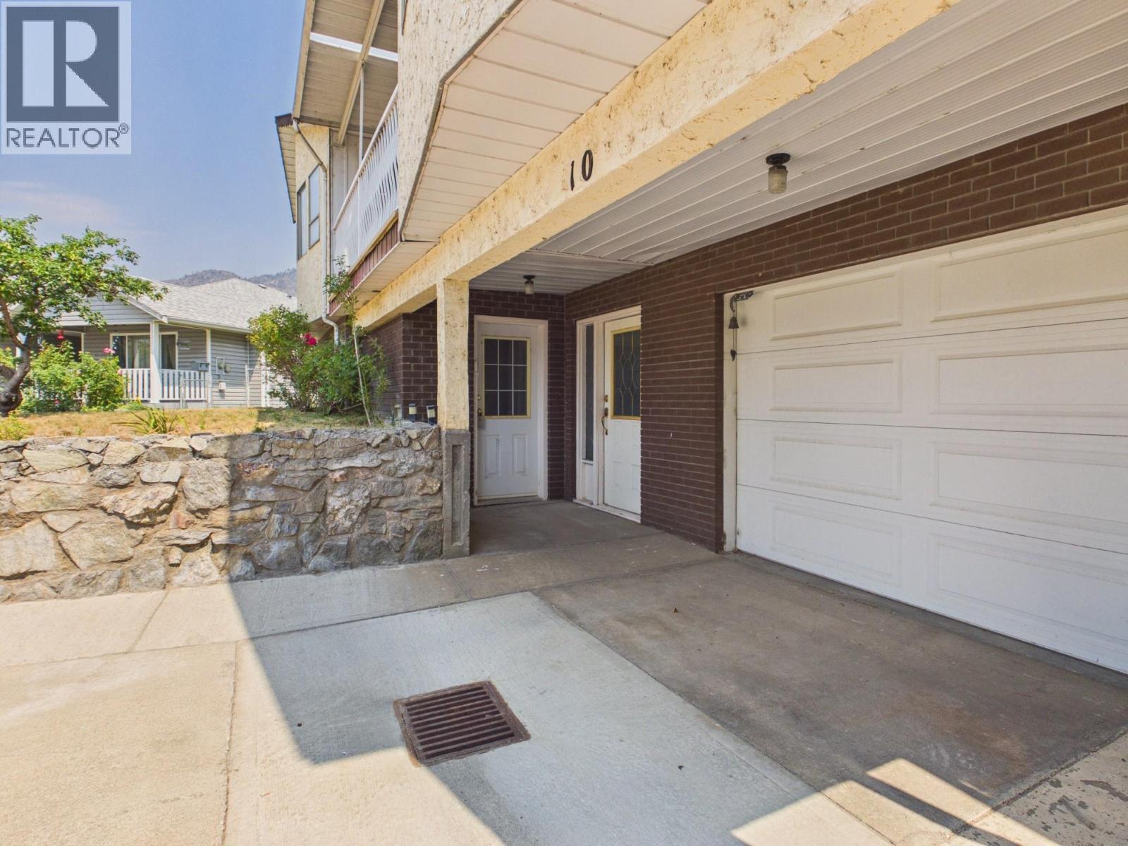 10 Spruce Court - 43