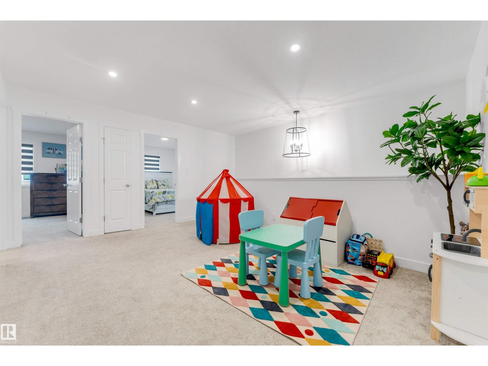 1647 13 ST NW - 24