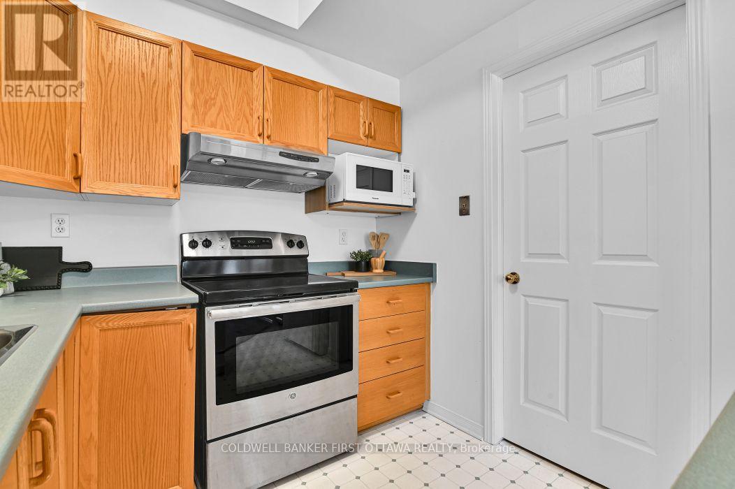 99 ROBSON COURT - 10