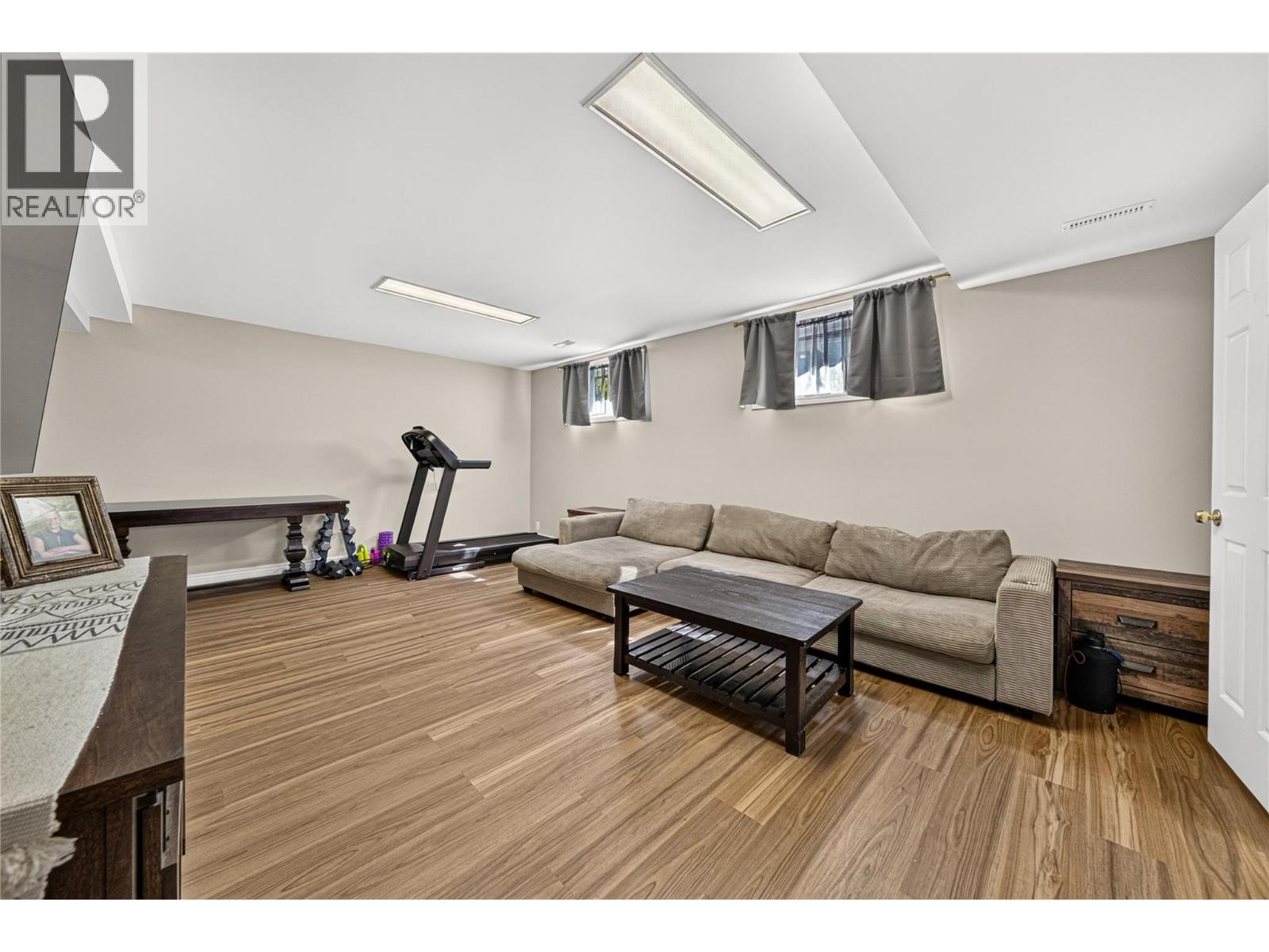 1260 Valley View Drive - 17