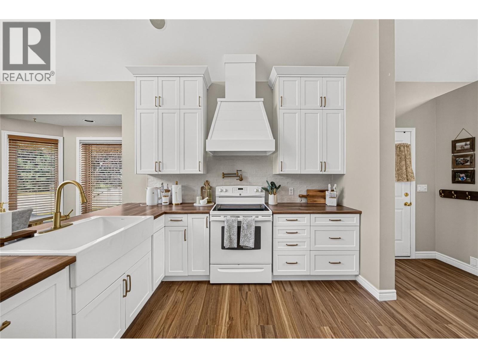 1260 Valley View Drive - 3