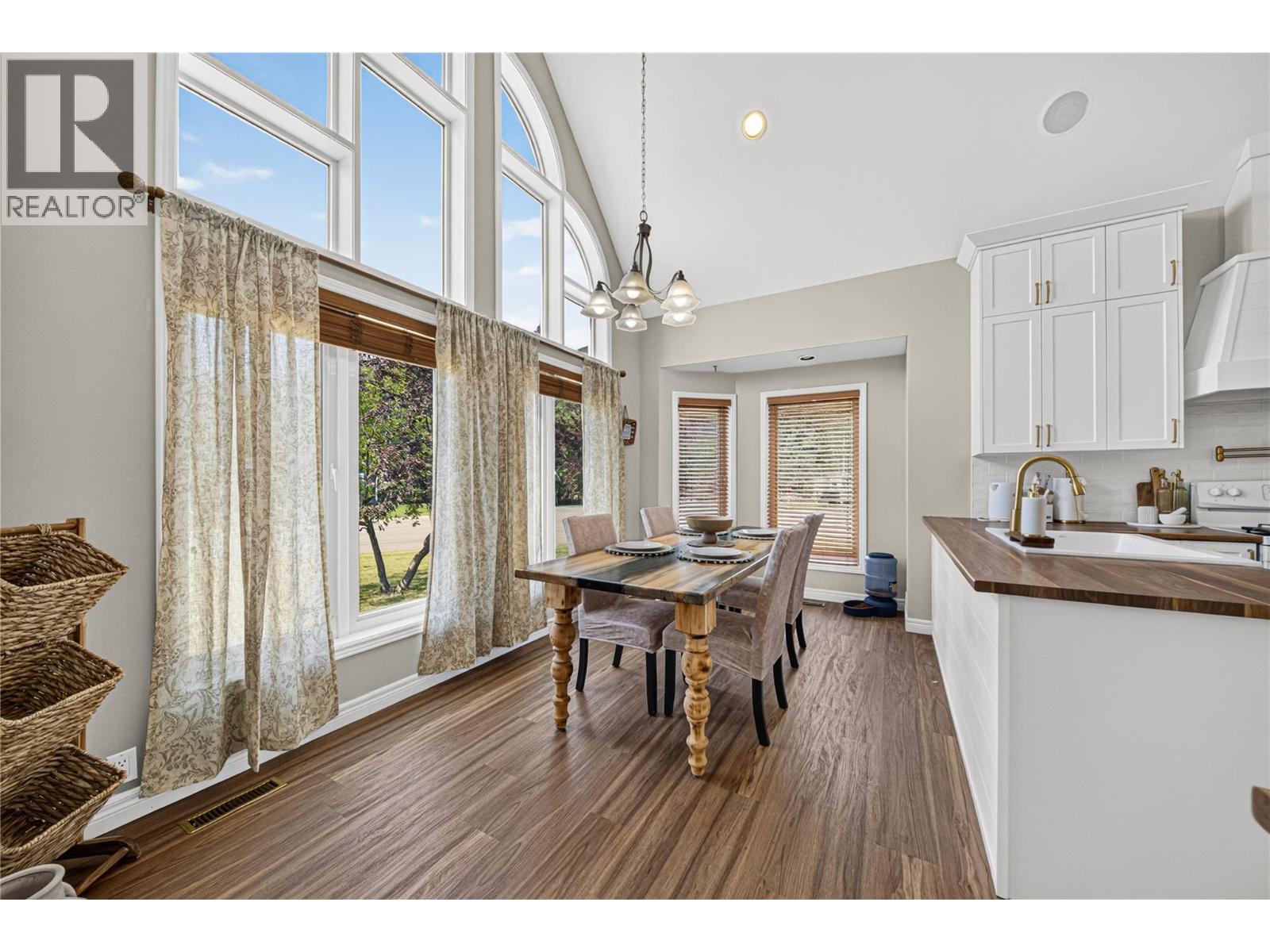 1260 Valley View Drive - 7