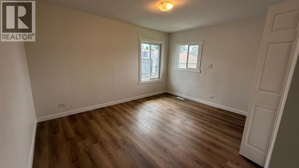 709 centre Street - 10