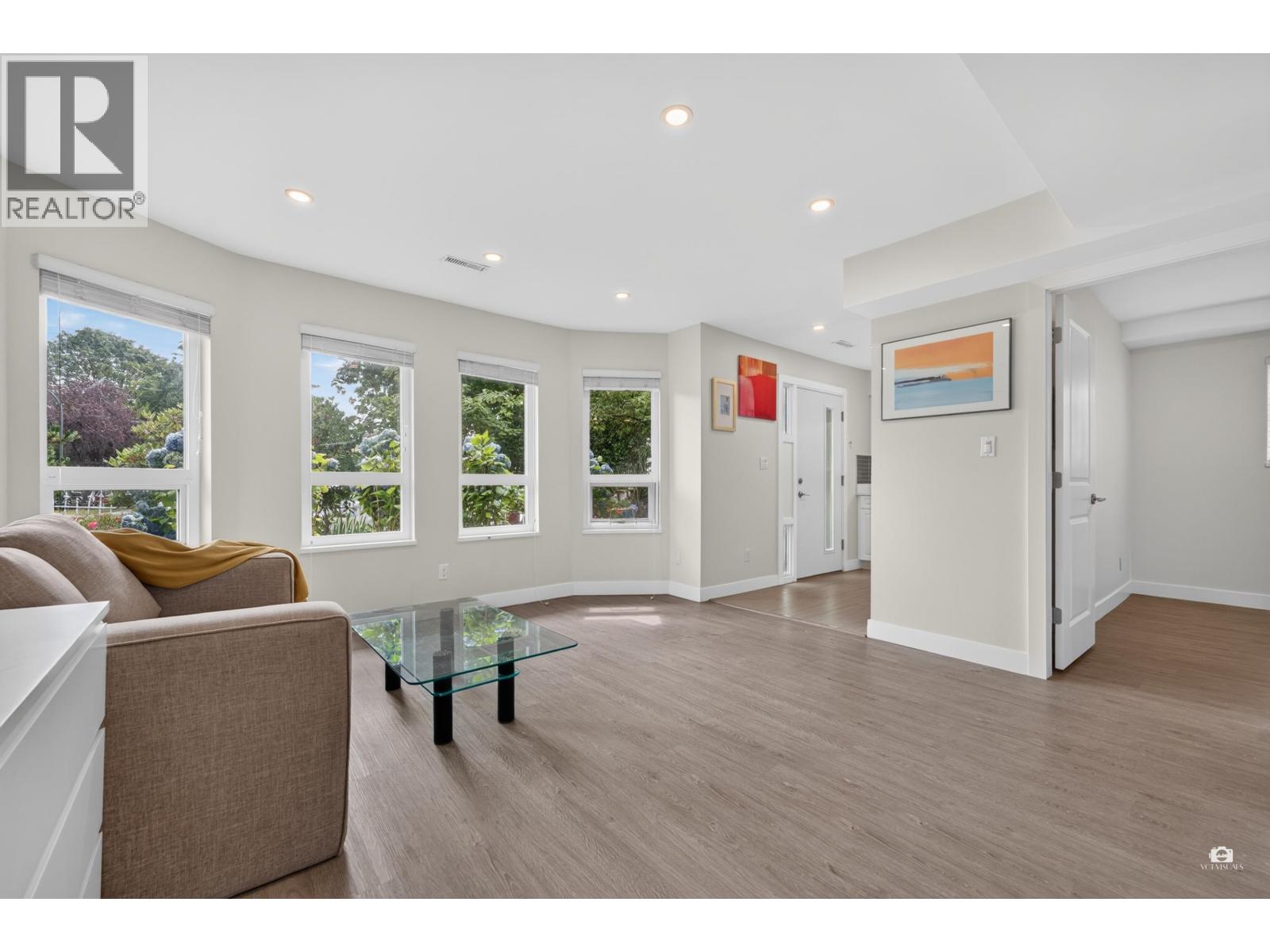 196 E 58TH AVENUE, Vancouver