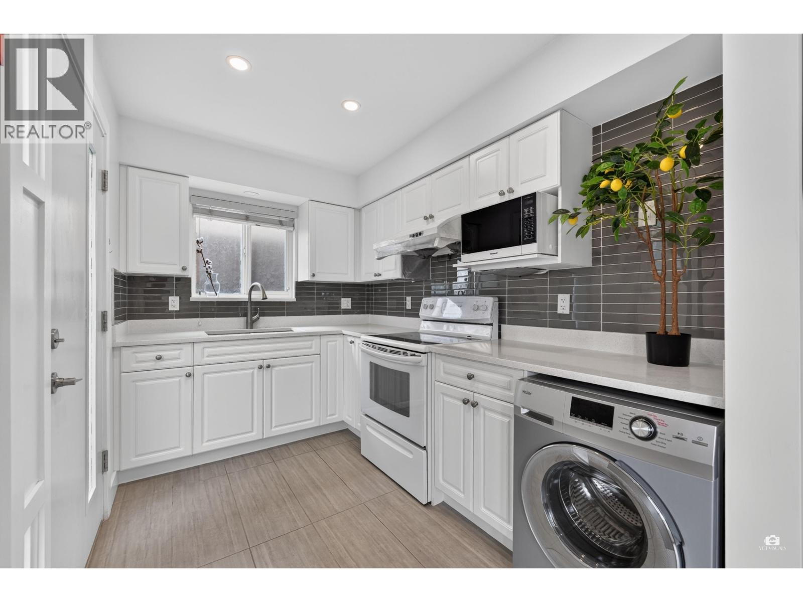 196 E 58TH AVENUE, Vancouver