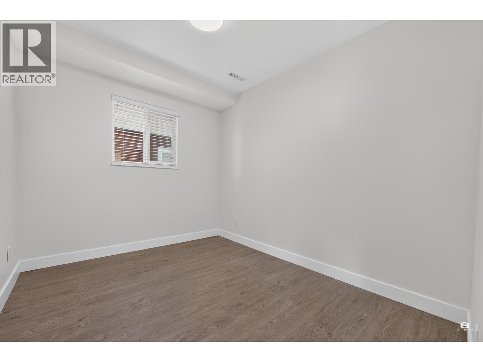 196 E 58TH AVENUE, Vancouver