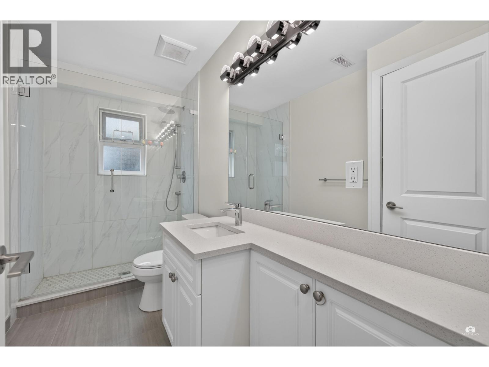 196 E 58TH AVENUE, Vancouver