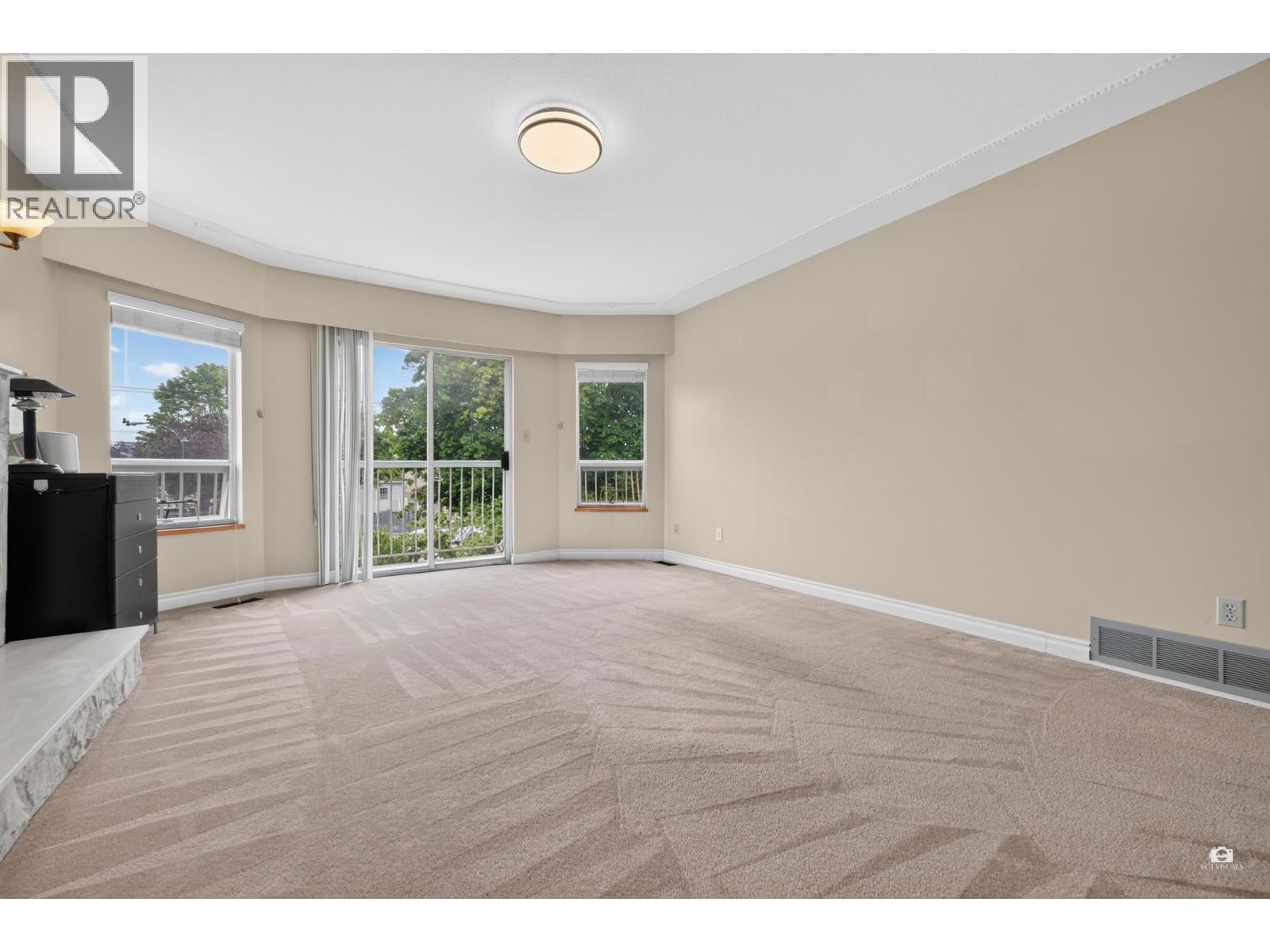 196 E 58TH AVENUE, Vancouver