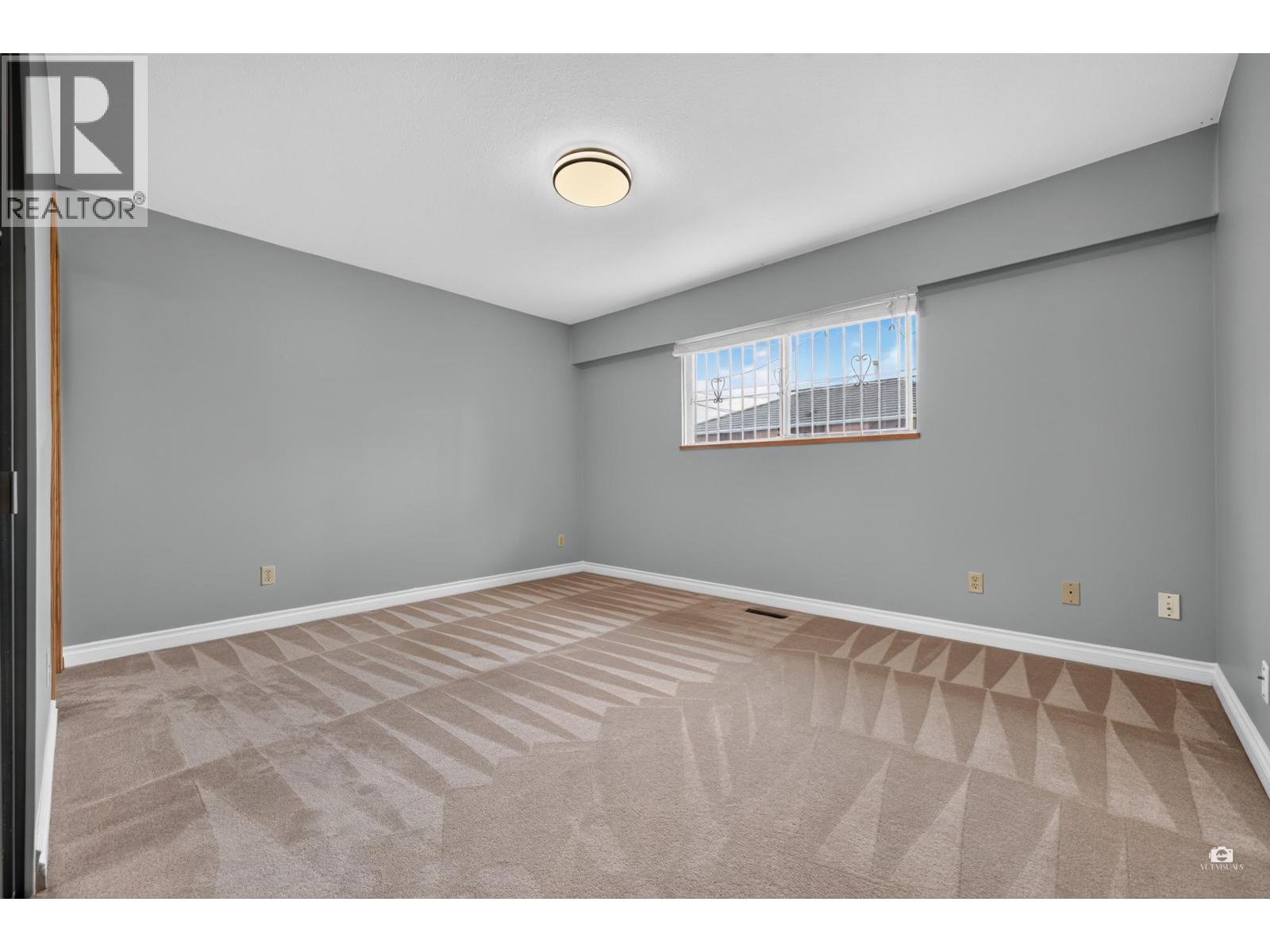 196 E 58TH AVENUE, Vancouver