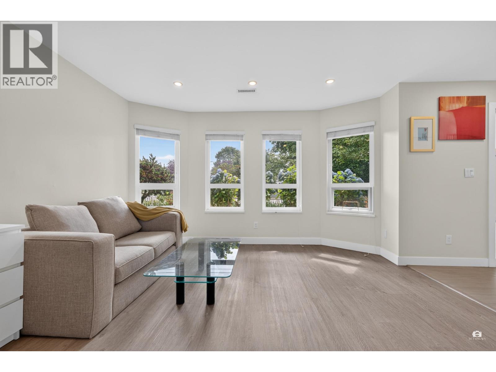 196 E 58TH AVENUE, Vancouver