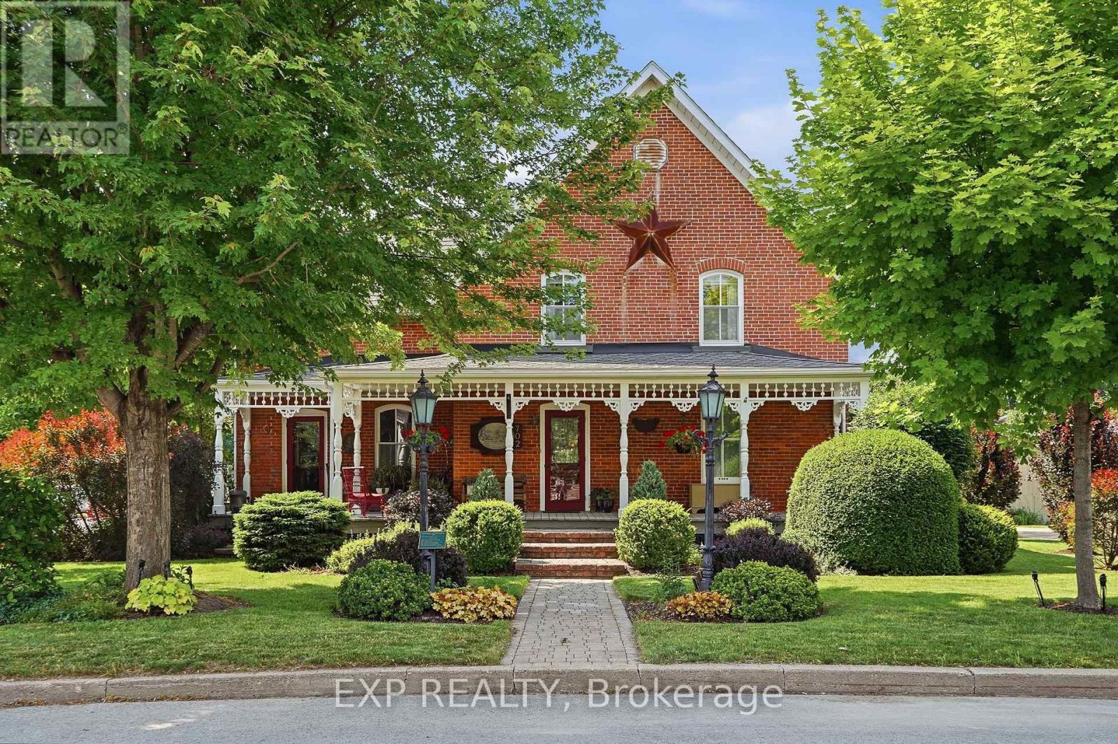 702 DOLLARD STREET - 1