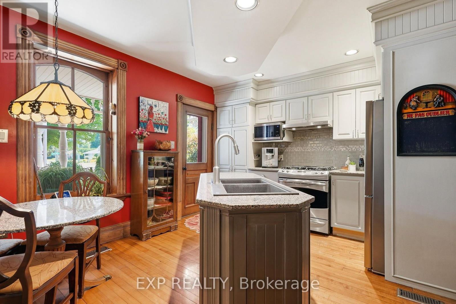 702 DOLLARD STREET - 13