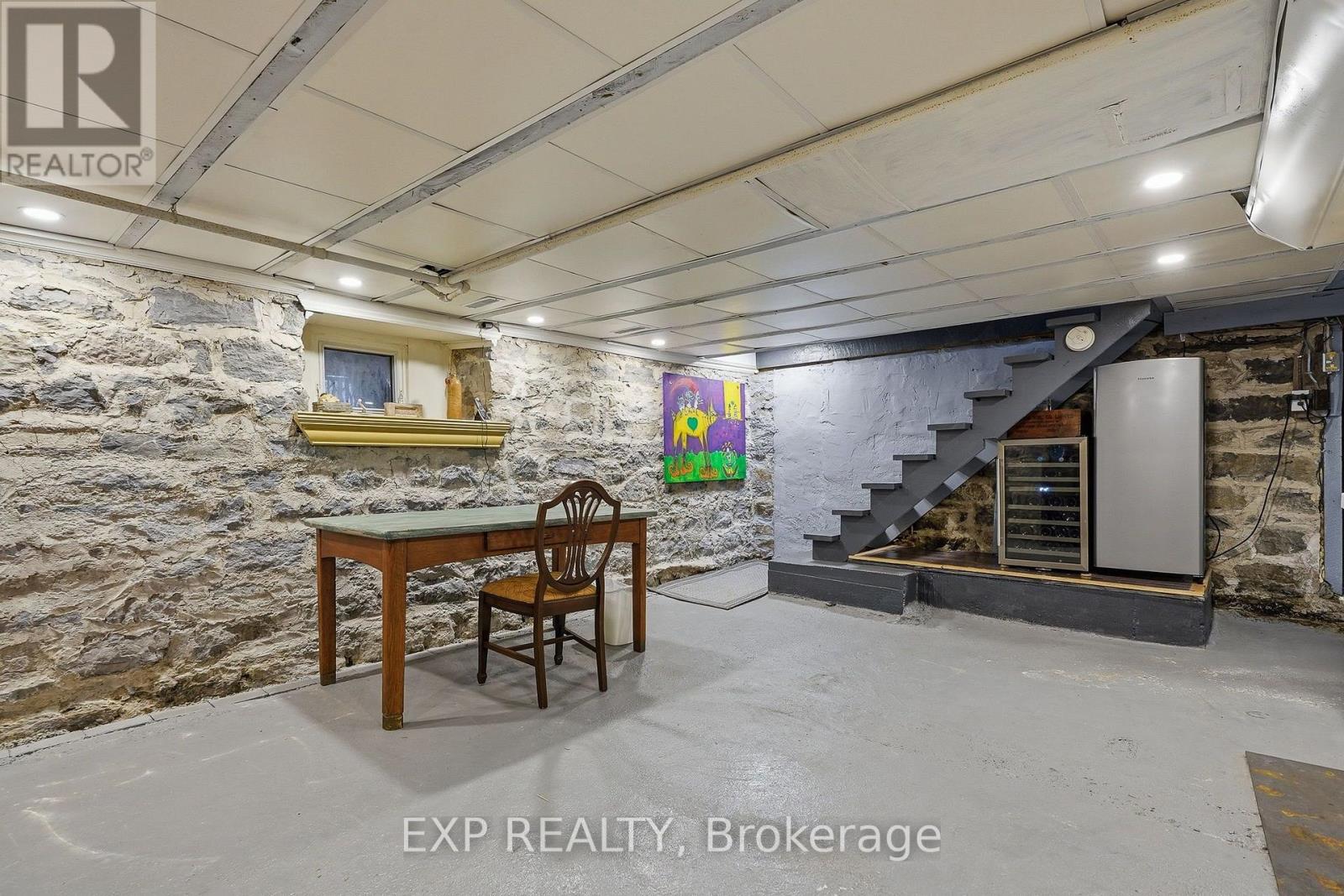 702 DOLLARD STREET - 27