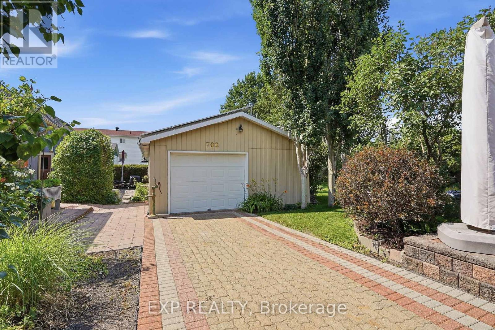 702 DOLLARD STREET - 30