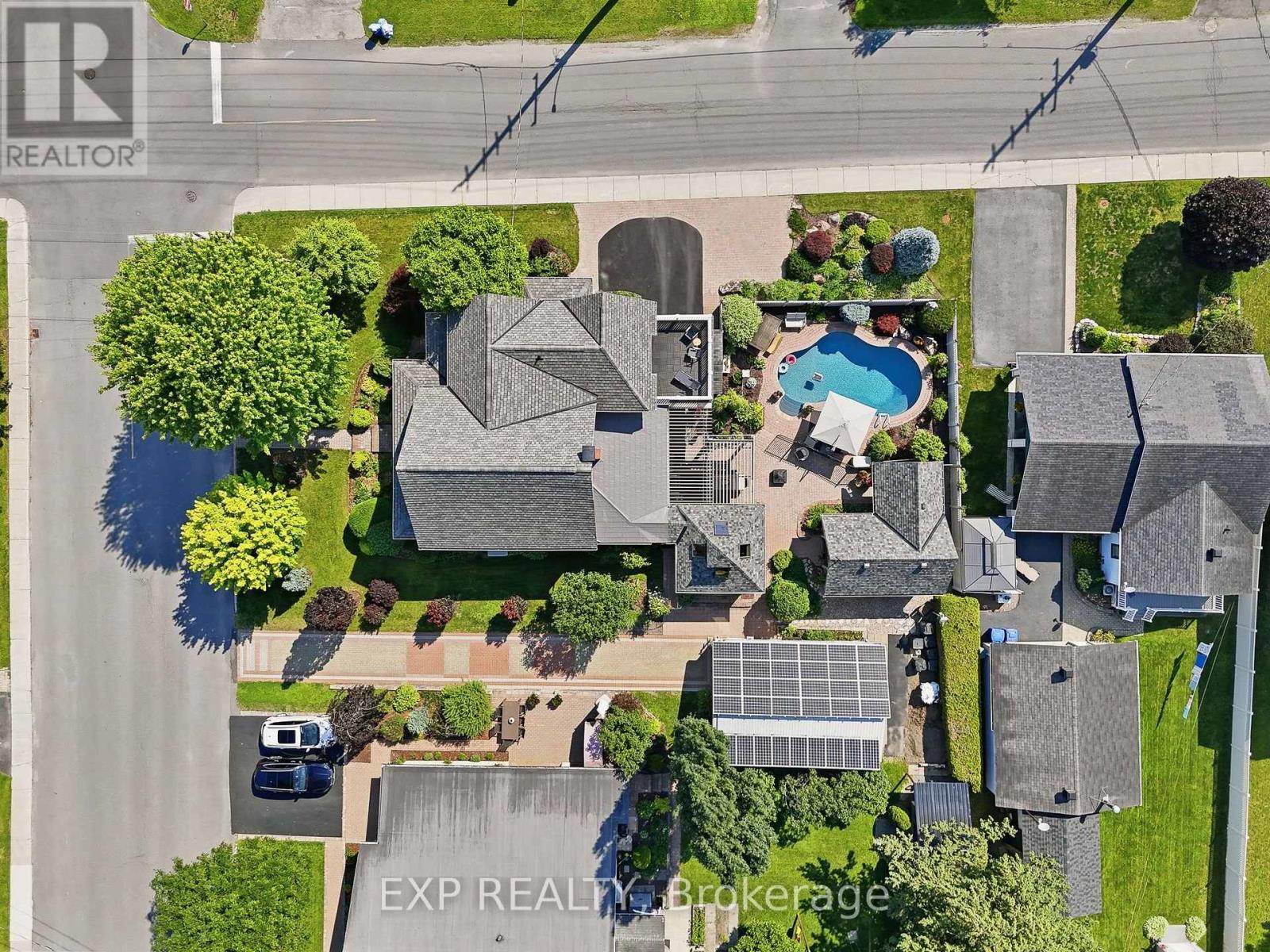 702 DOLLARD STREET - 34