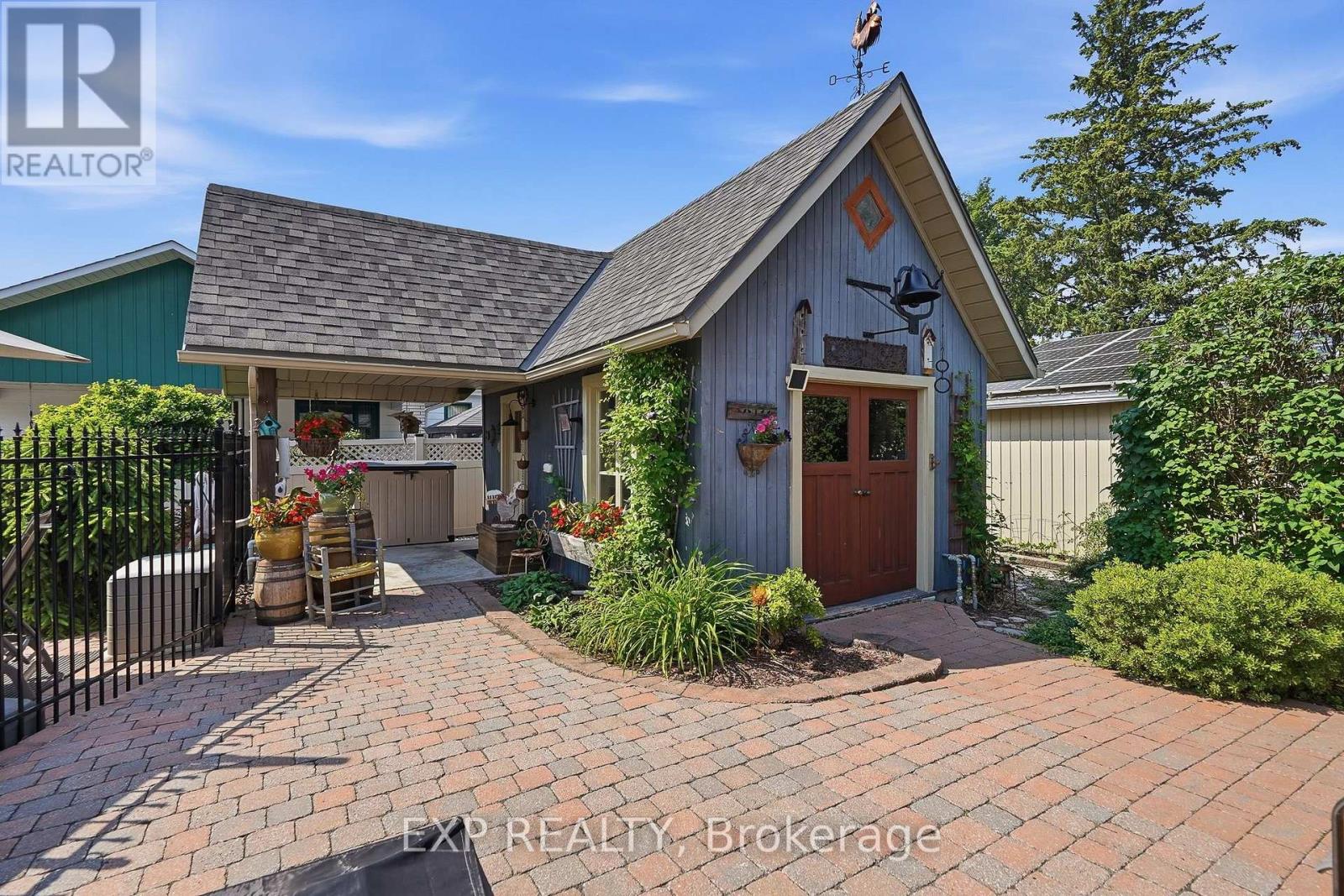 702 DOLLARD STREET - 37