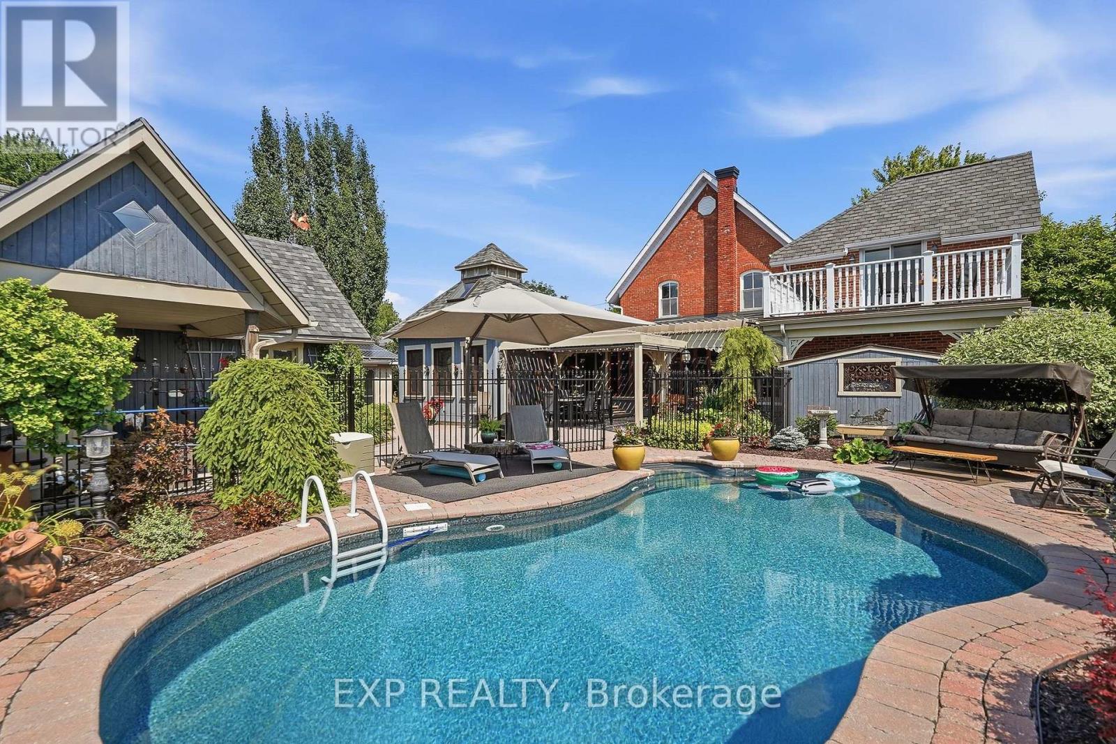 702 DOLLARD STREET - 38