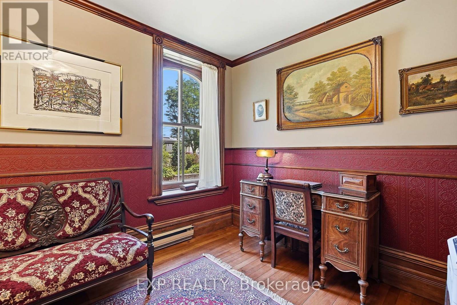 702 DOLLARD STREET - 8