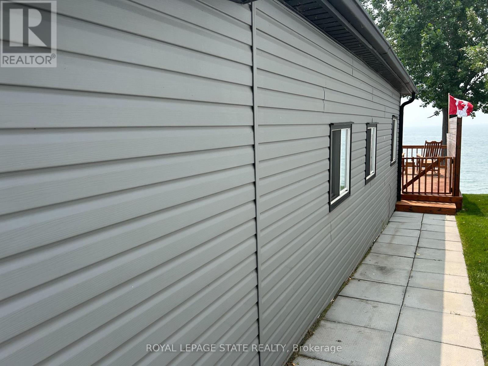6 LAKESIDE DRIVE - 26
