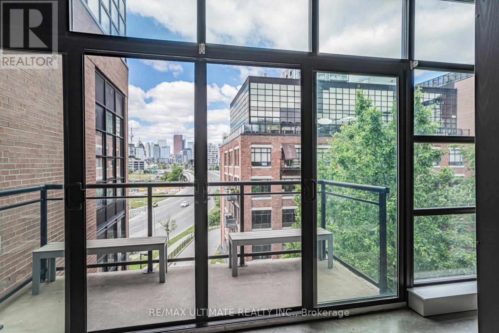 #523 68 BROADVIEW AVENUE - 13