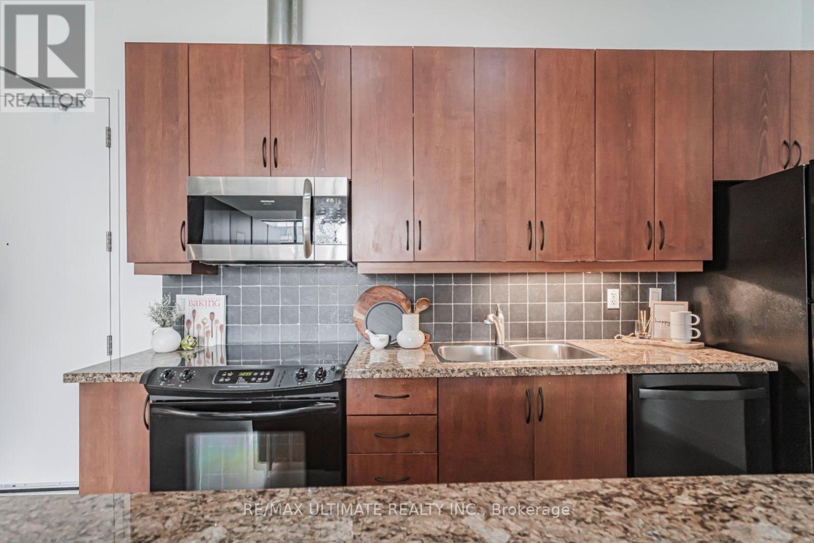 #523 68 BROADVIEW AVENUE - Image 9