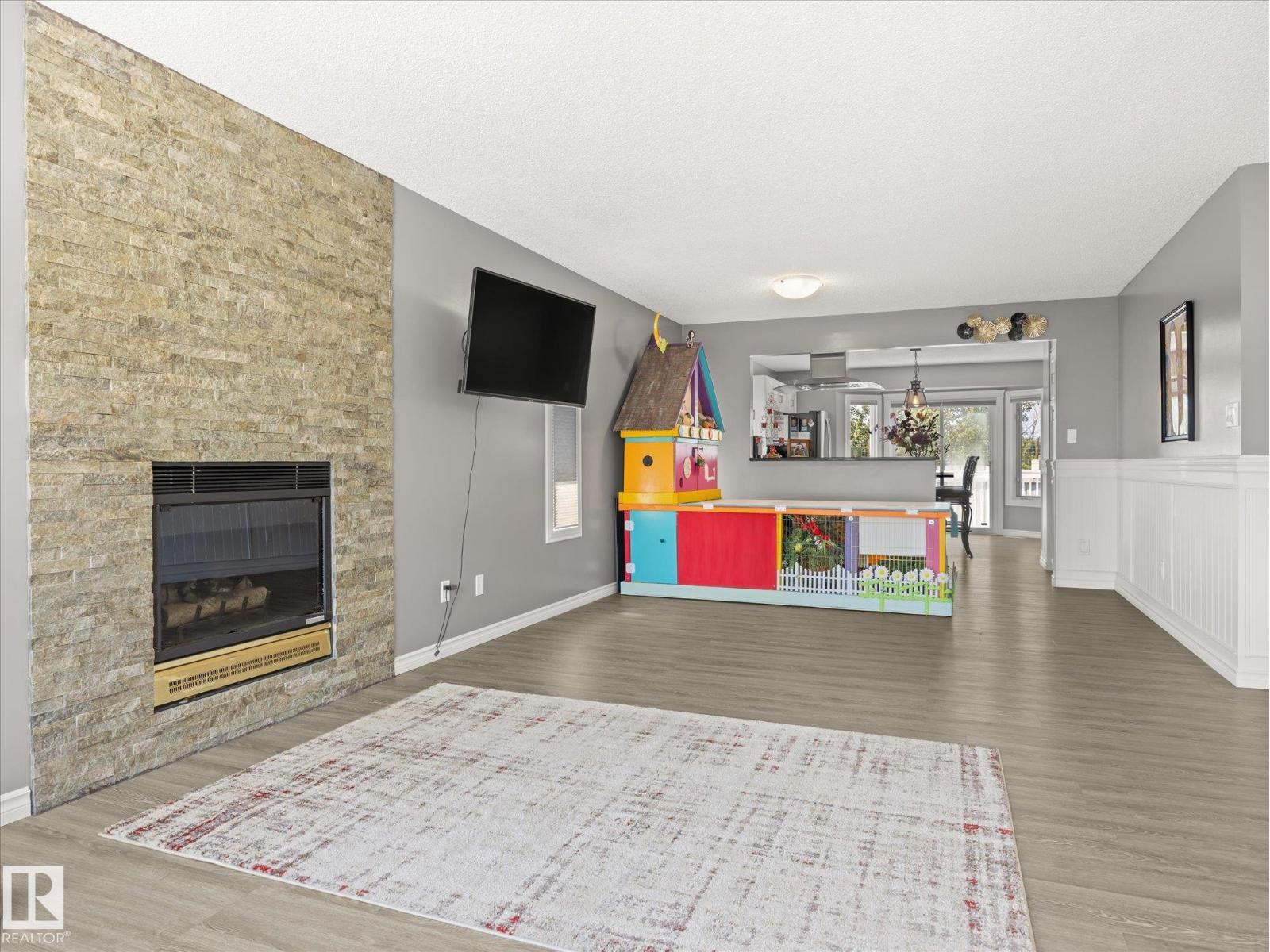 5552 190A ST NW - 9