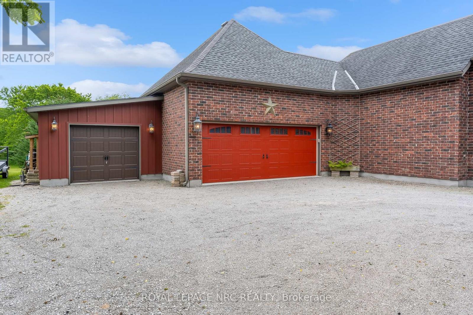 1323 EFFINGHAM STREET - 17
