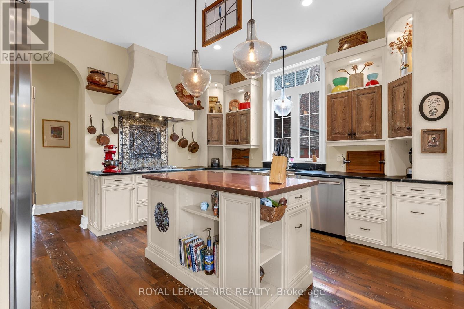 1323 EFFINGHAM STREET - 30
