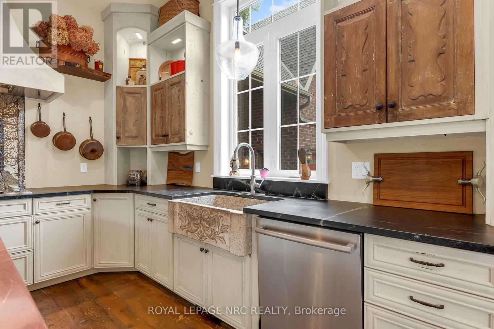 1323 EFFINGHAM STREET - 33