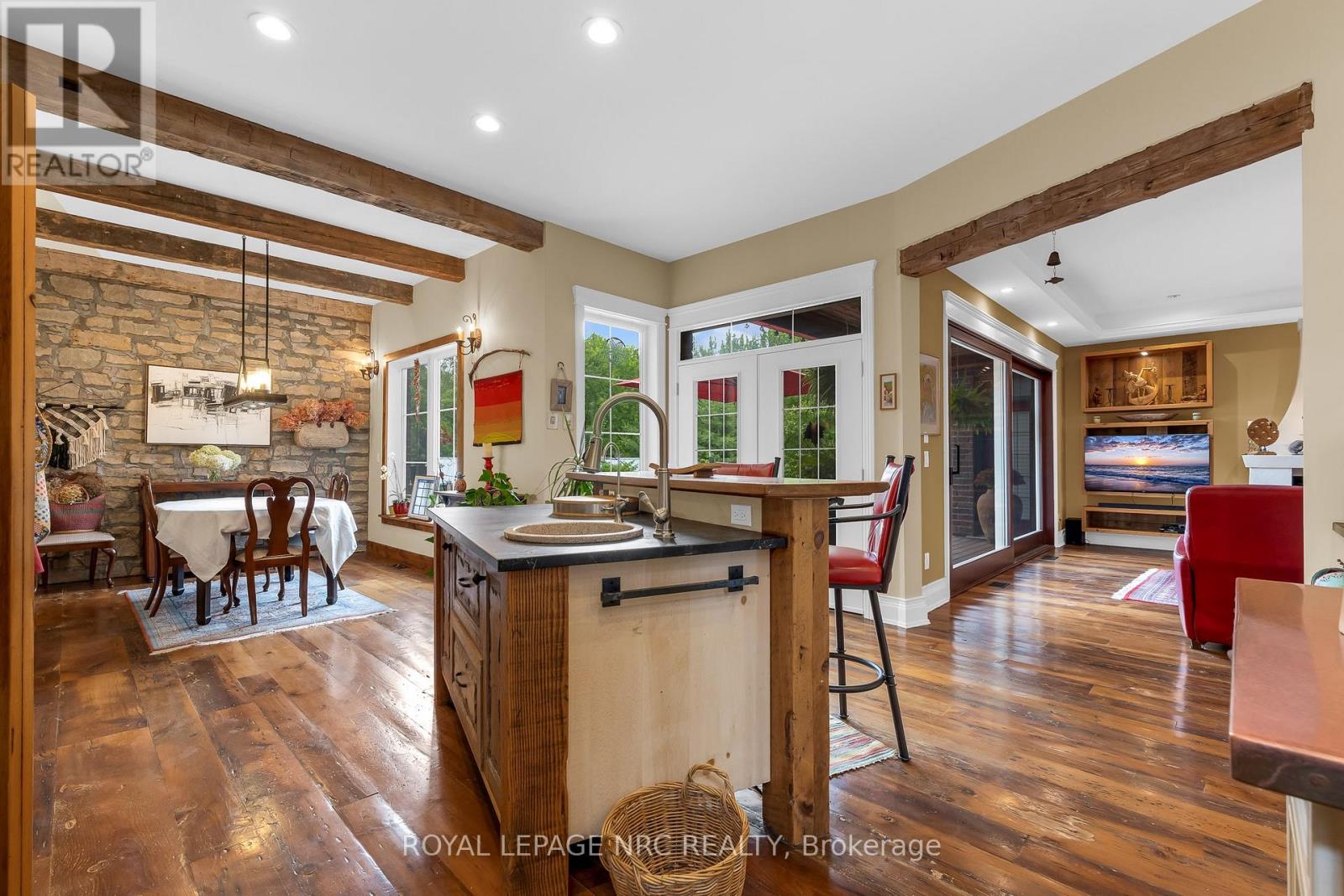 1323 EFFINGHAM STREET - 34