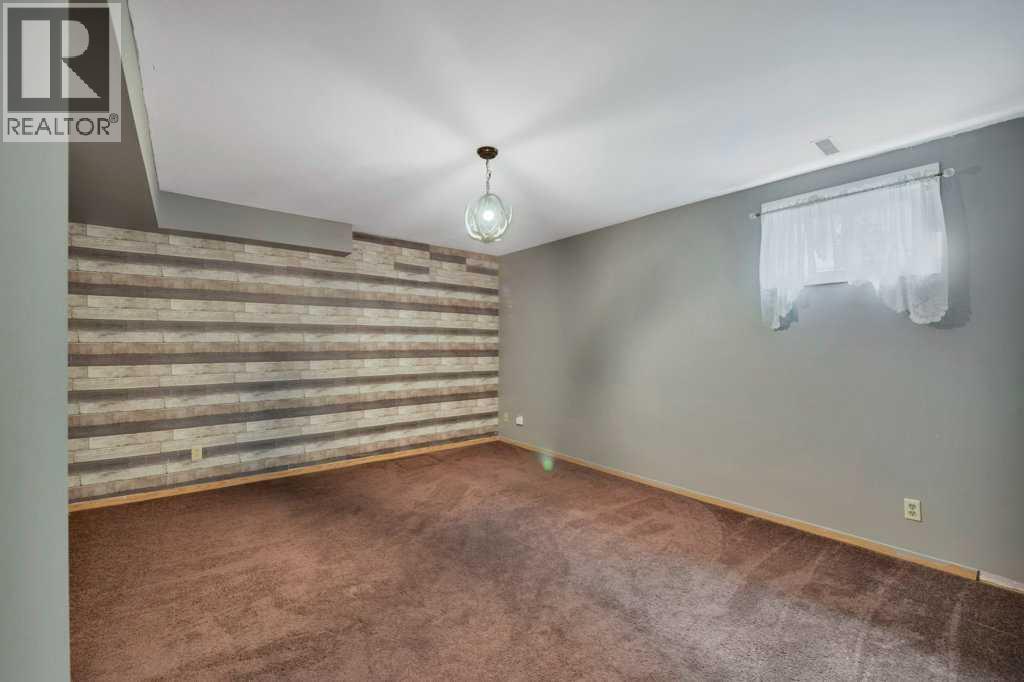22 Blackstone Avenue - 27