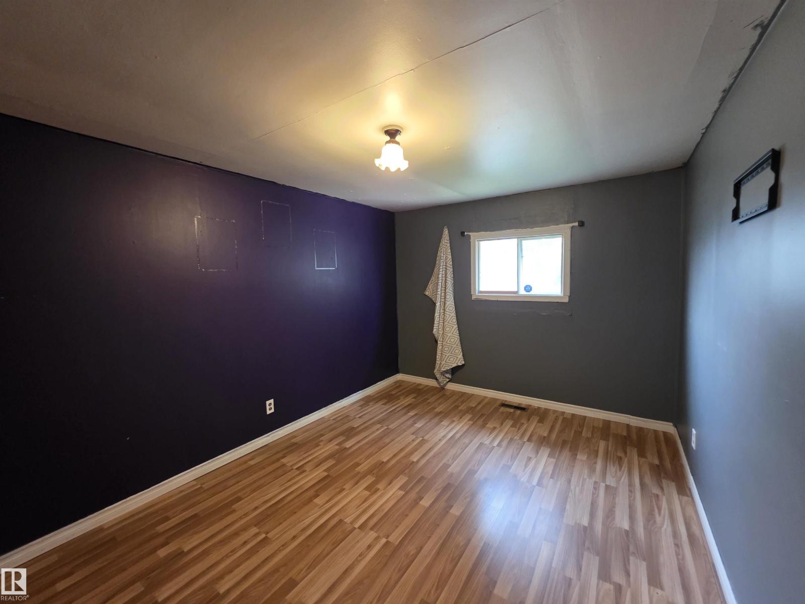 4812 48 AV - Image 10