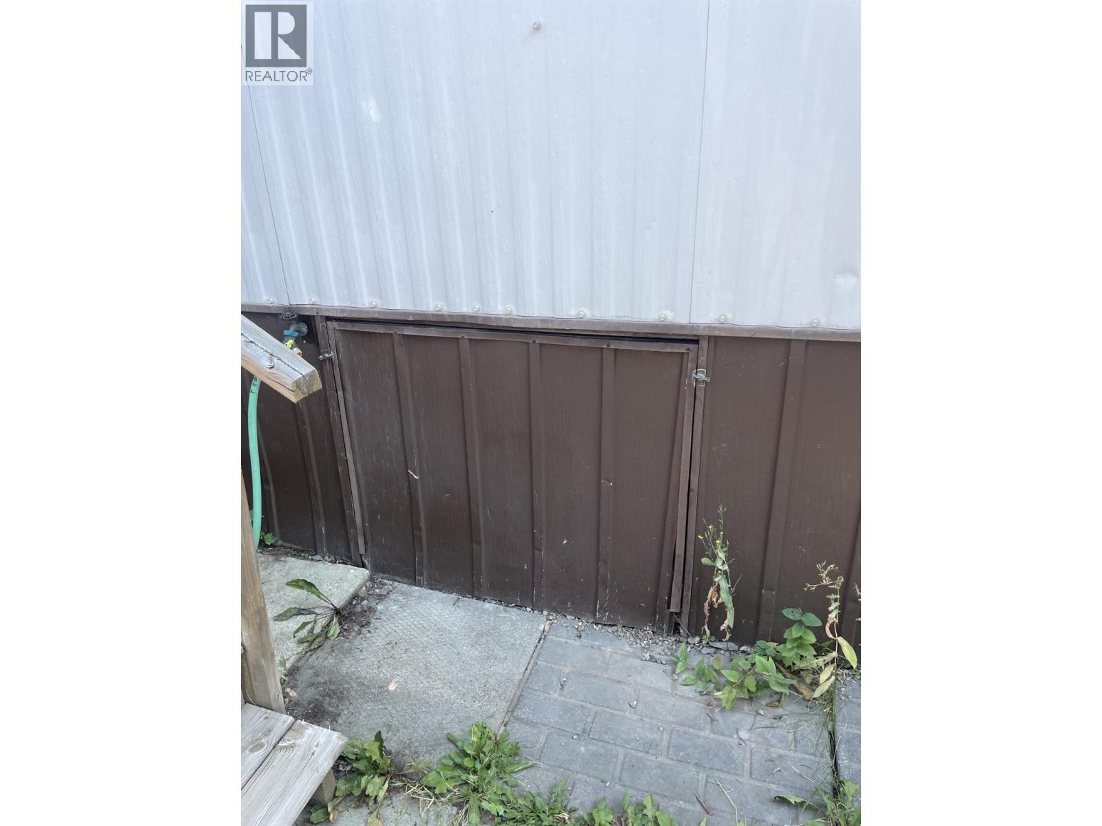 #1 3284 Queens Avenue - 56