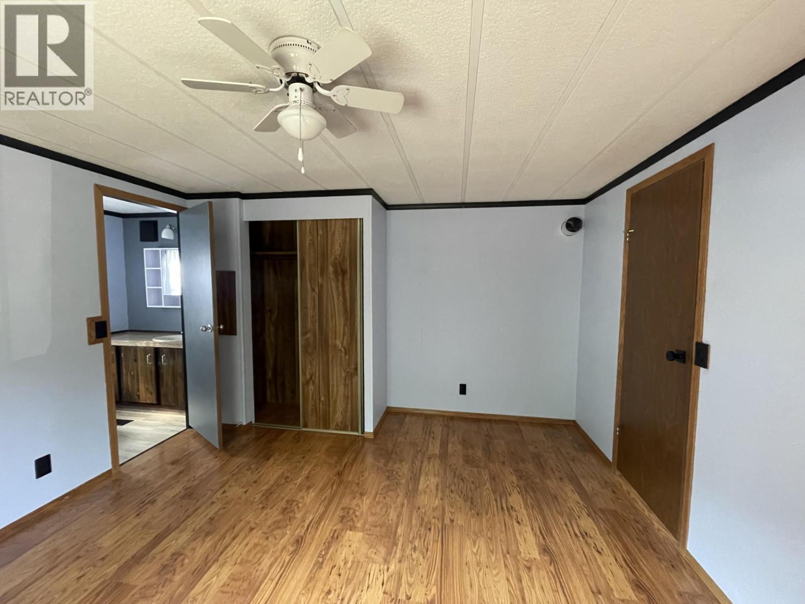 #1 3284 Queens Avenue - 53