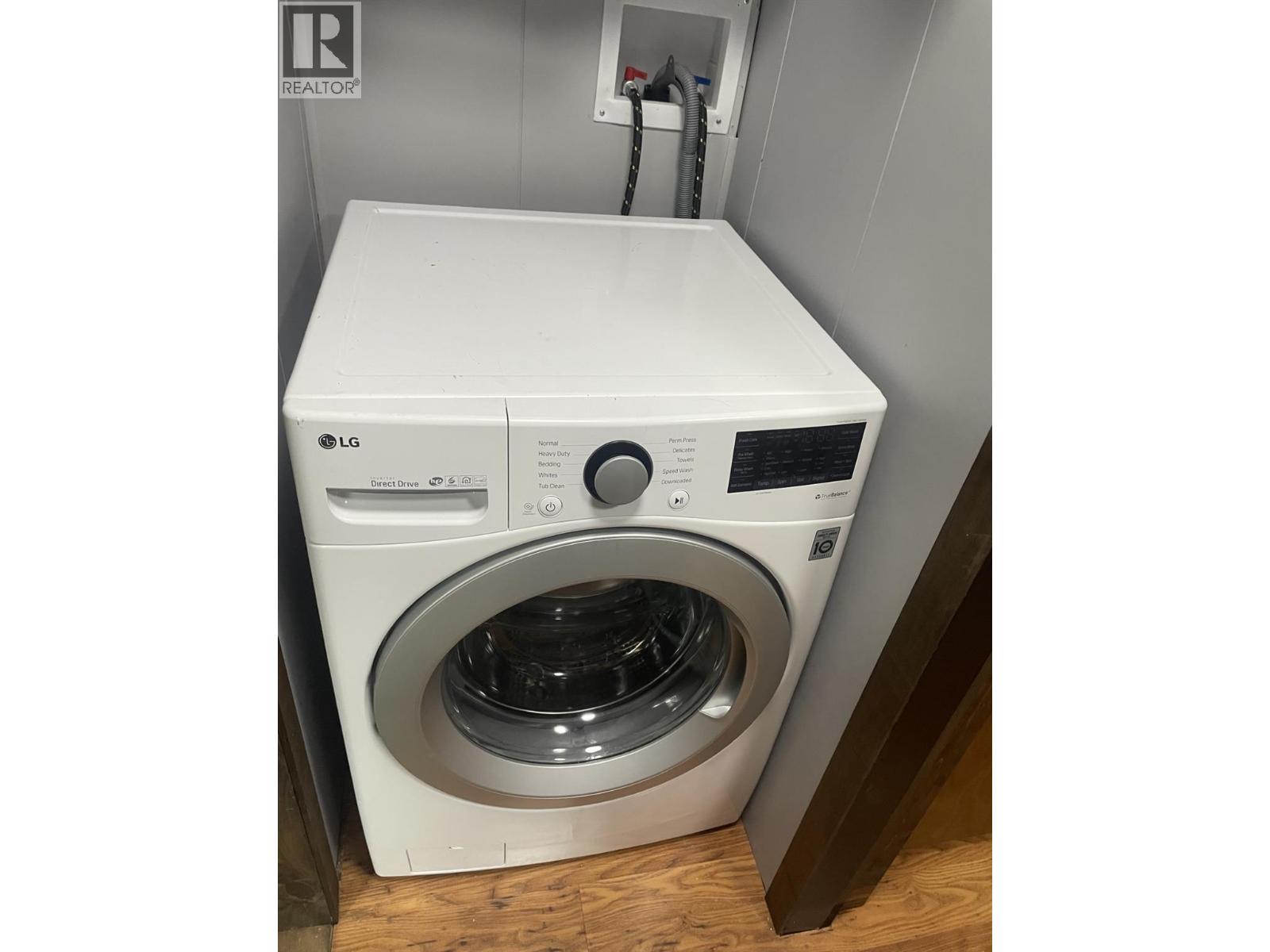 #1 3284 Queens Avenue - 31